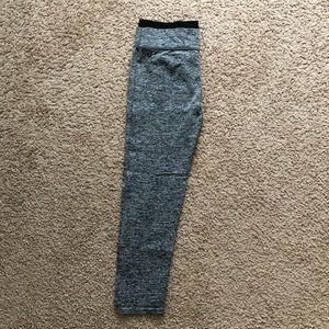 Fabletics capris in grey